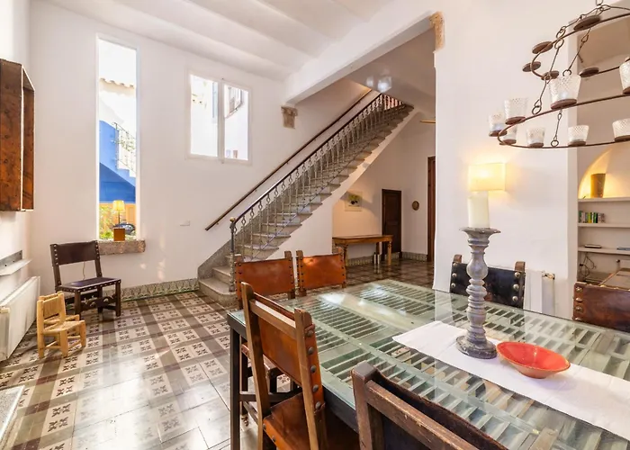 Casa Metge Vidal Holiday home *